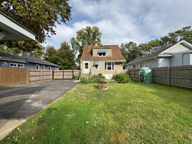 303 Davison Street Joliet IL 60433