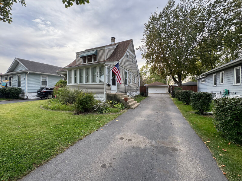 303 Davison Street Joliet IL 60433
