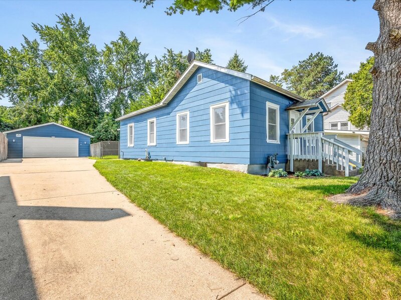 655 W Clark Street Freeport IL 61032