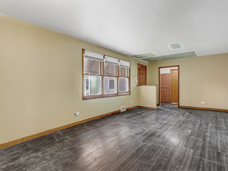 8115 Sayre Avenue Burbank IL 60459