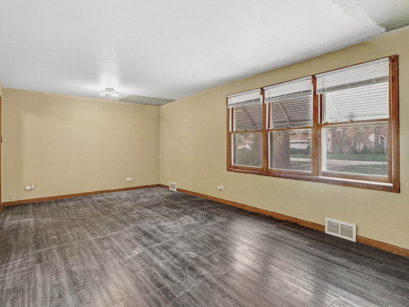 8115 Sayre Avenue Burbank IL 60459