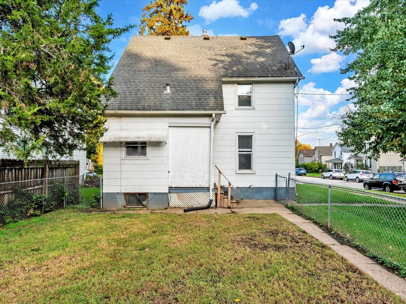706 N Howell Street Davenport IA 52802