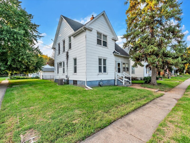 706 N Howell Street Davenport IA 52802