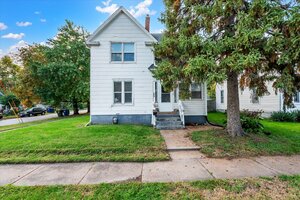 Photo of 706 N Howell Street Davenport IA 52802