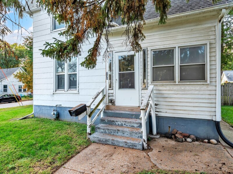 706 N Howell Street Davenport IA 52802