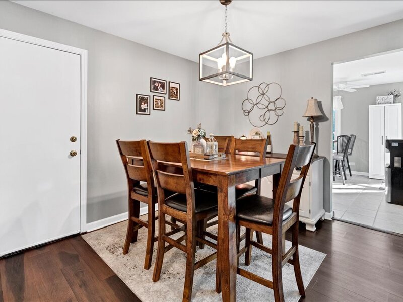312 N Thornwood Drive Mchenry IL 60050