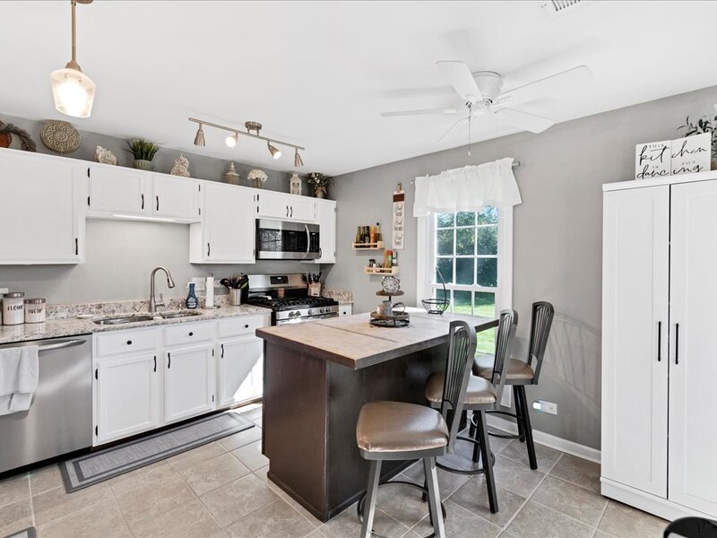 312 N Thornwood Drive Mchenry IL 60050