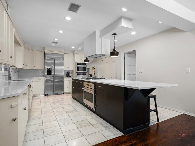 2432 Federal Court Long Grove IL 60047
