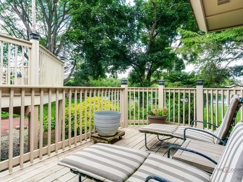 2432 Federal Court Long Grove IL 60047