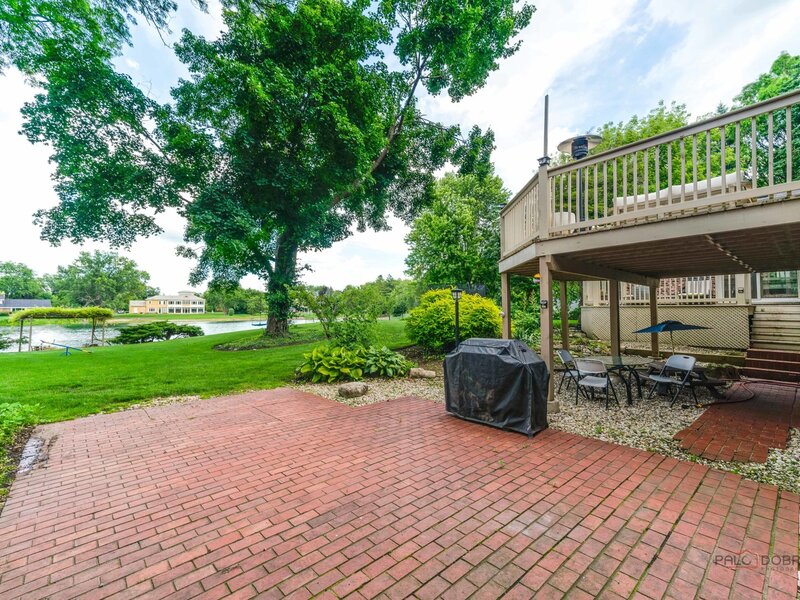 2432 Federal Court Long Grove IL 60047