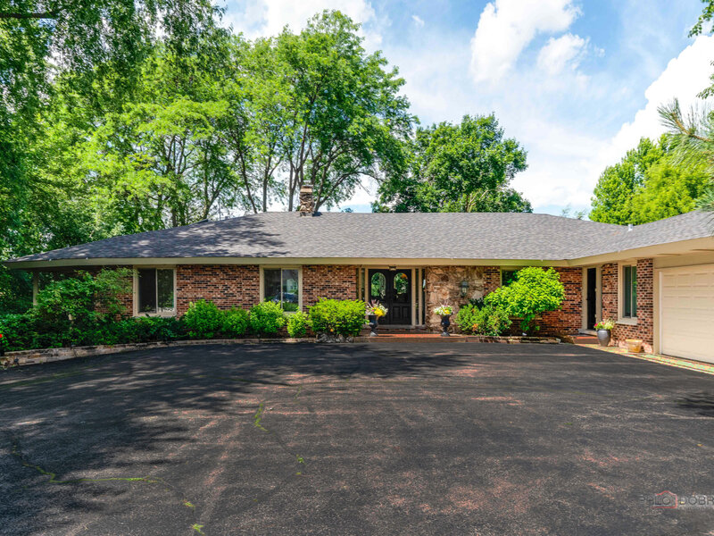 2432 Federal Court Long Grove IL 60047