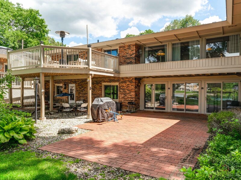 2432 Federal Court Long Grove IL 60047