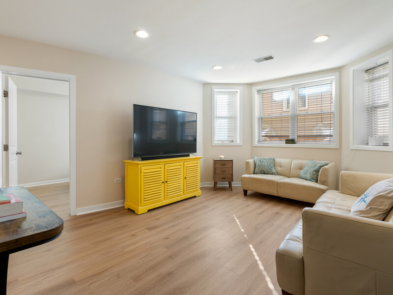 1655 N Fairfield Avenue Chicago IL 60647