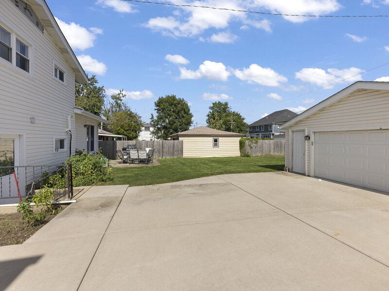 639 N Indiana Street Elmhurst IL 60126