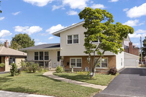 Photo of 639 N Indiana Street Elmhurst IL 60126