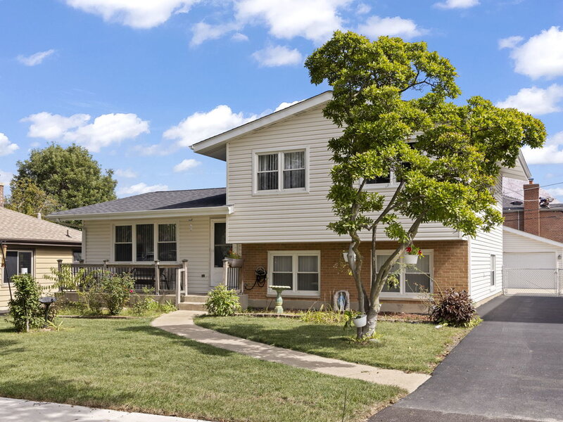 639 N Indiana Street Elmhurst IL 60126
