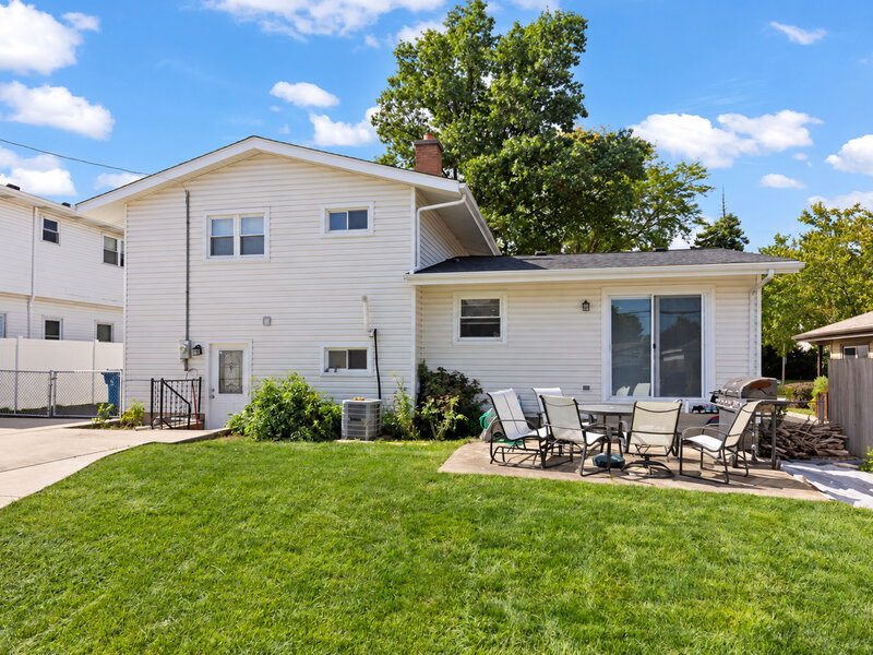 639 N Indiana Street Elmhurst IL 60126