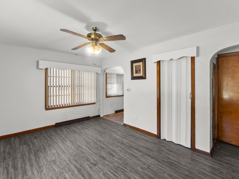 323 W 32nd Street Davenport IA 52803