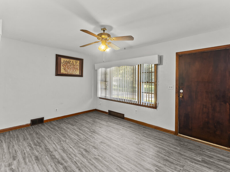 323 W 32nd Street Davenport IA 52803