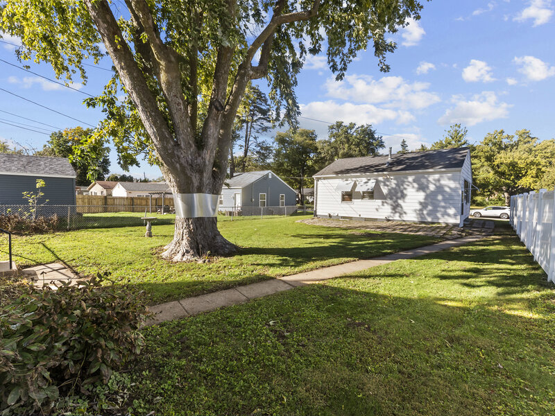 323 W 32nd Street Davenport IA 52803