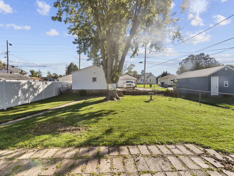 323 W 32nd Street Davenport IA 52803