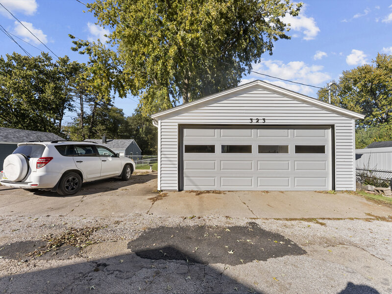 323 W 32nd Street Davenport IA 52803