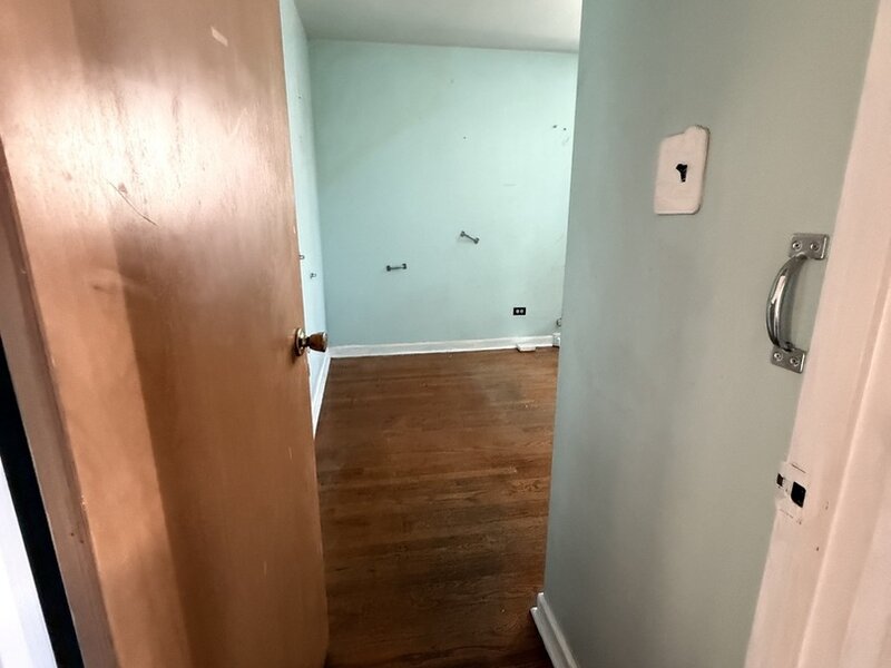 9025 N Greenwood Avenue Niles IL 60714