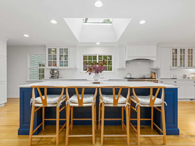 10 E Louis Avenue Lake Forest IL 60045