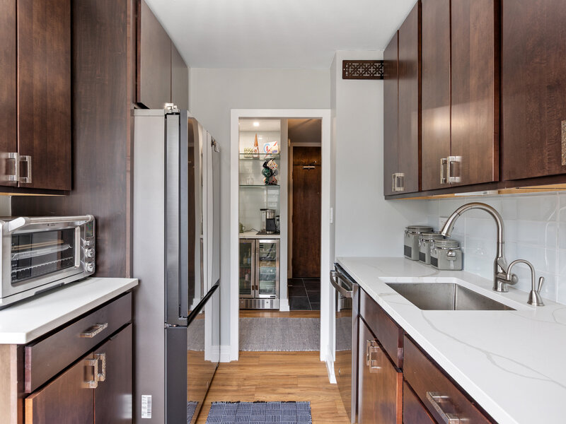 70 W Burton Place Chicago IL 60610