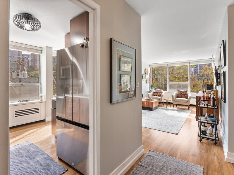70 W Burton Place Chicago IL 60610