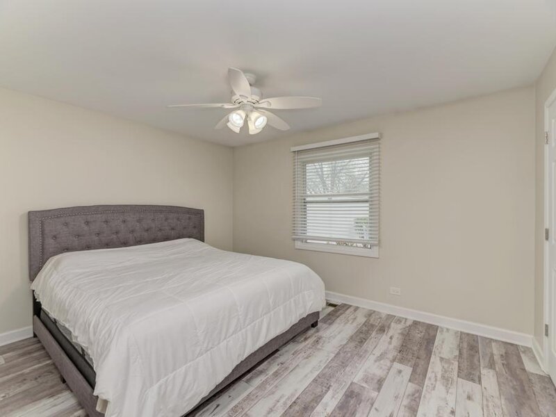 935 Pioneer Court Roselle IL 60172