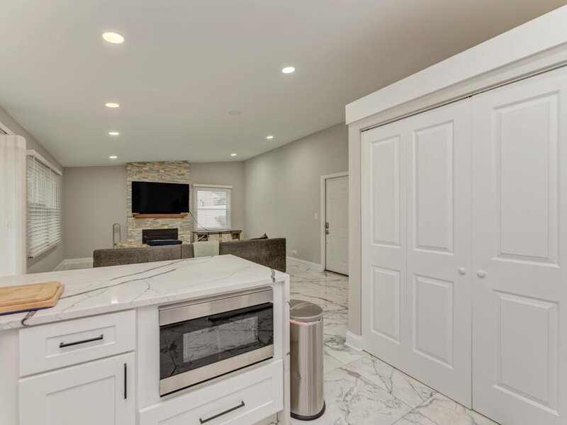 935 Pioneer Court Roselle IL 60172