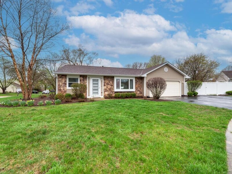 935 Pioneer Court Roselle IL 60172