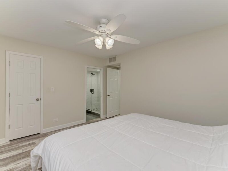 935 Pioneer Court Roselle IL 60172