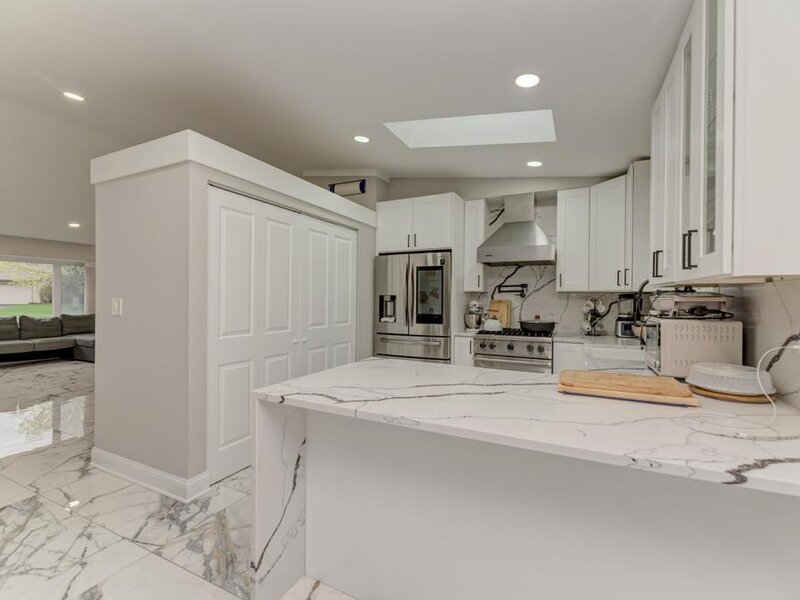 935 Pioneer Court Roselle IL 60172