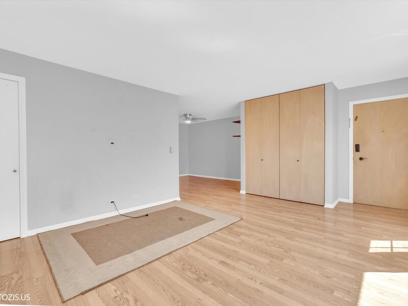 1450 Plymouth Place Glenview IL 60025