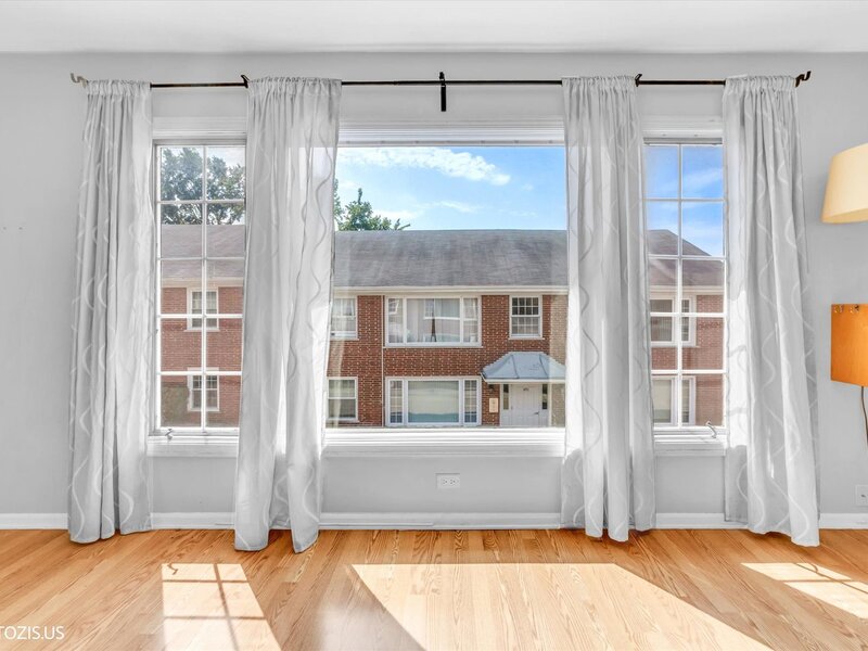 1450 Plymouth Place Glenview IL 60025