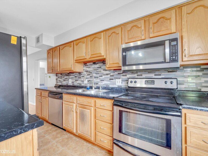 1450 Plymouth Place Glenview IL 60025