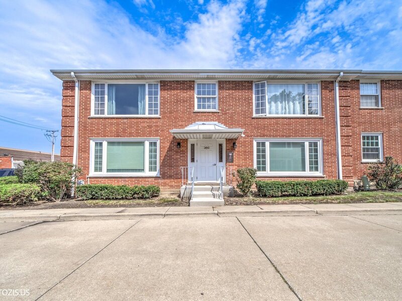 1450 Plymouth Place Glenview IL 60025