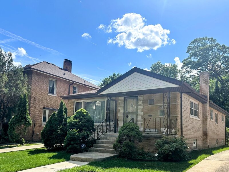 10912 S Longwood Drive Chicago IL 60643