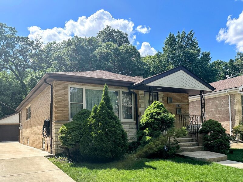 10912 S Longwood Drive Chicago IL 60643