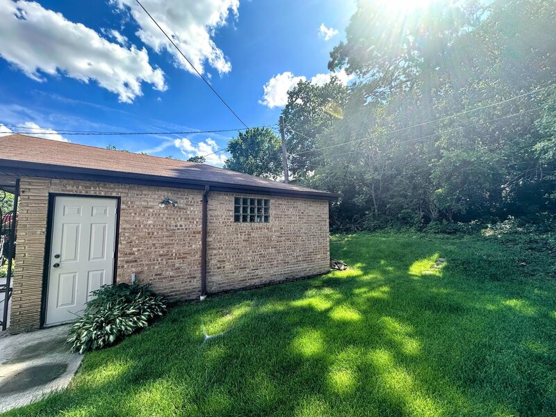 10912 S Longwood Drive Chicago IL 60643