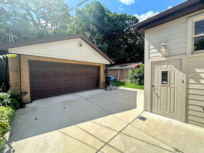 10912 S Longwood Drive Chicago IL 60643