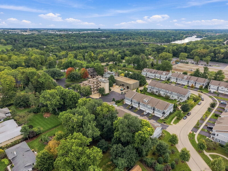 617 Riverbank Court Geneva IL 60134