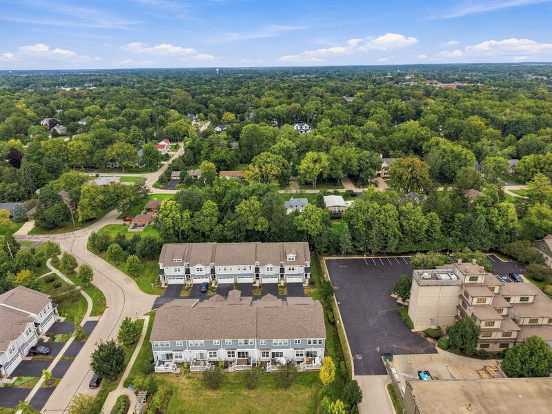 617 Riverbank Court Geneva IL 60134
