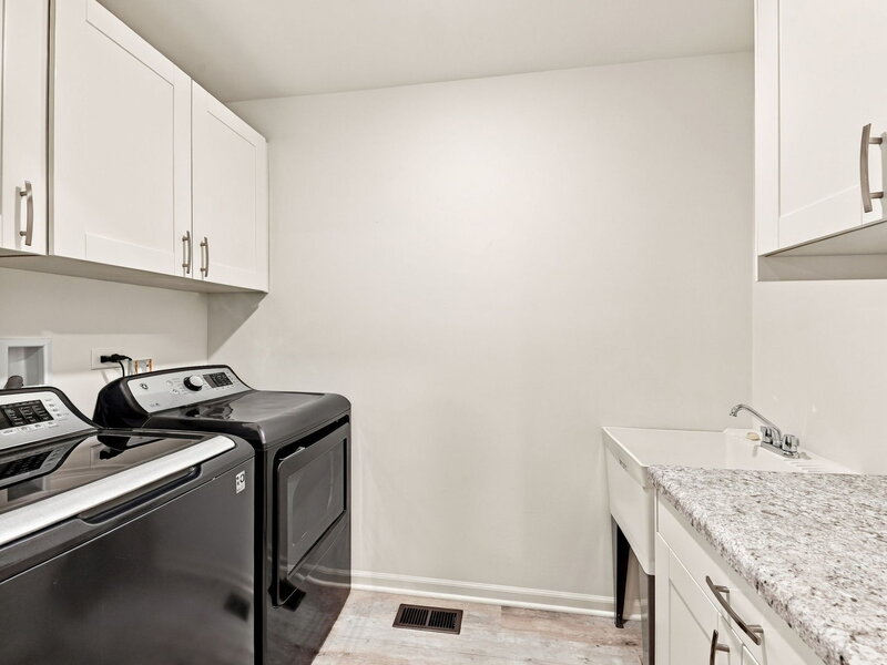 617 Riverbank Court Geneva IL 60134