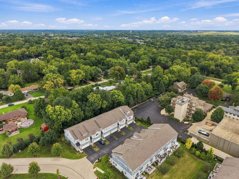 617 Riverbank Court Geneva IL 60134