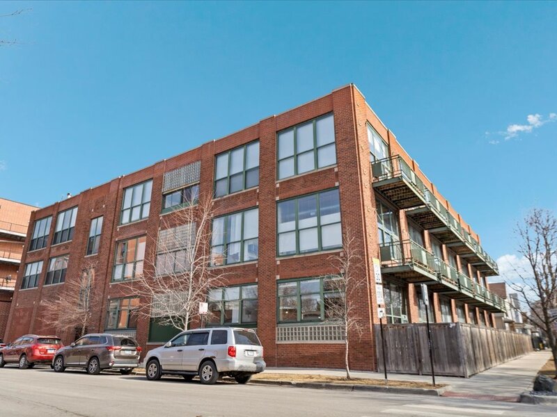 2654 W Medill Avenue Chicago IL 60647
