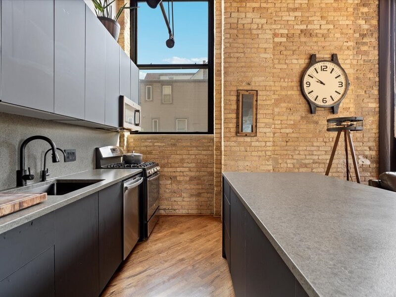 2654 W Medill Avenue Chicago IL 60647