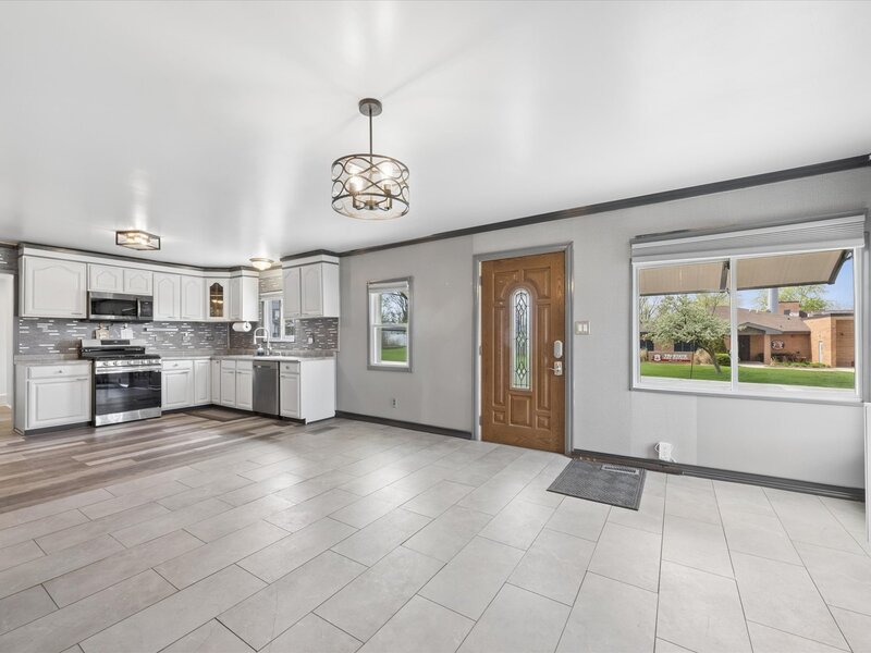 117 Sunrise Avenue Willowbrook IL 60527